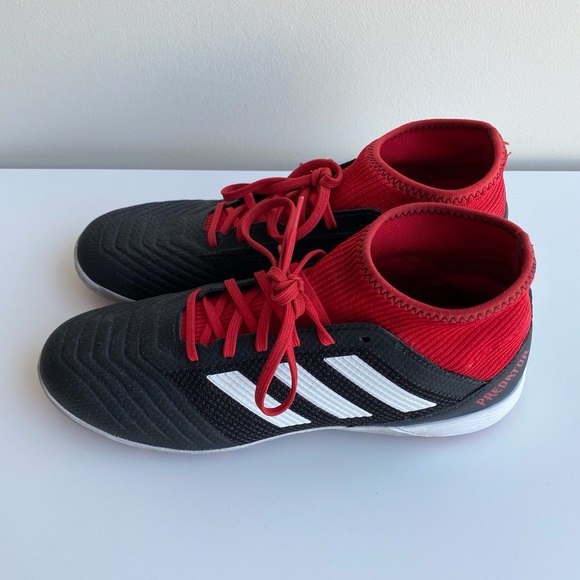 ADIDAS Predator Women’s Indoor Cleat - Picture 3 of 4